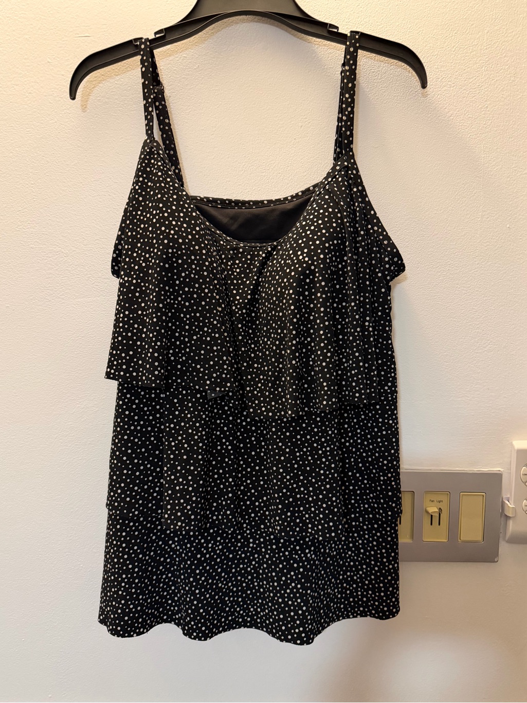 Coastal Cove Black And White Polka Dot Tiered Bathing Suit Top. Size 20